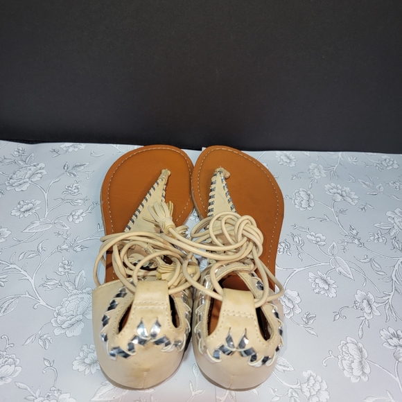 Express Tan Gladiator Sandals Women's Size 8 Lace Up Silver Trim - Picture 7 of 8